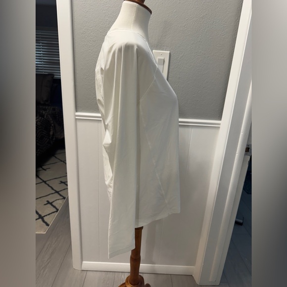 NWT Athleta Ultimate Train Top Size M - White - Picture 3 of 10